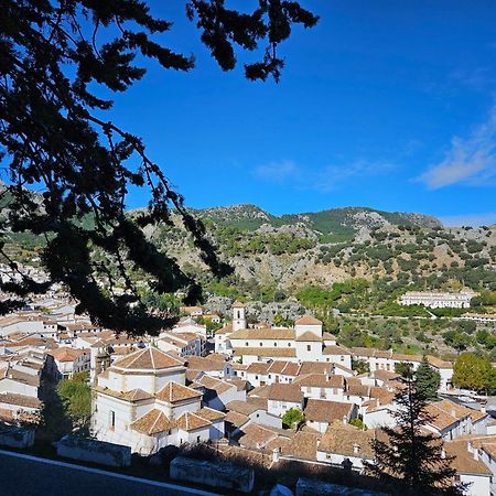 Apto rural Fuente El Chorrito de Grazalema Exterior foto