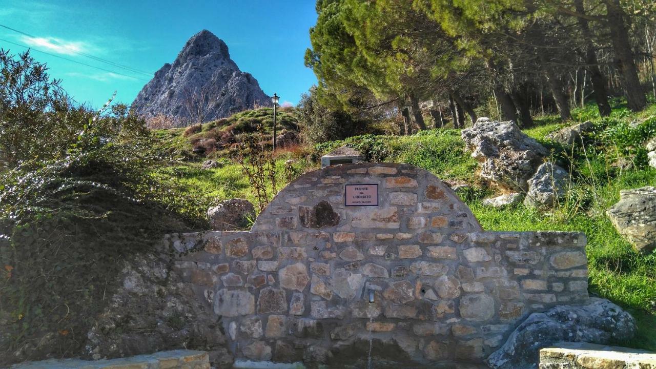 Apto rural Fuente El Chorrito de Grazalema Exterior foto
